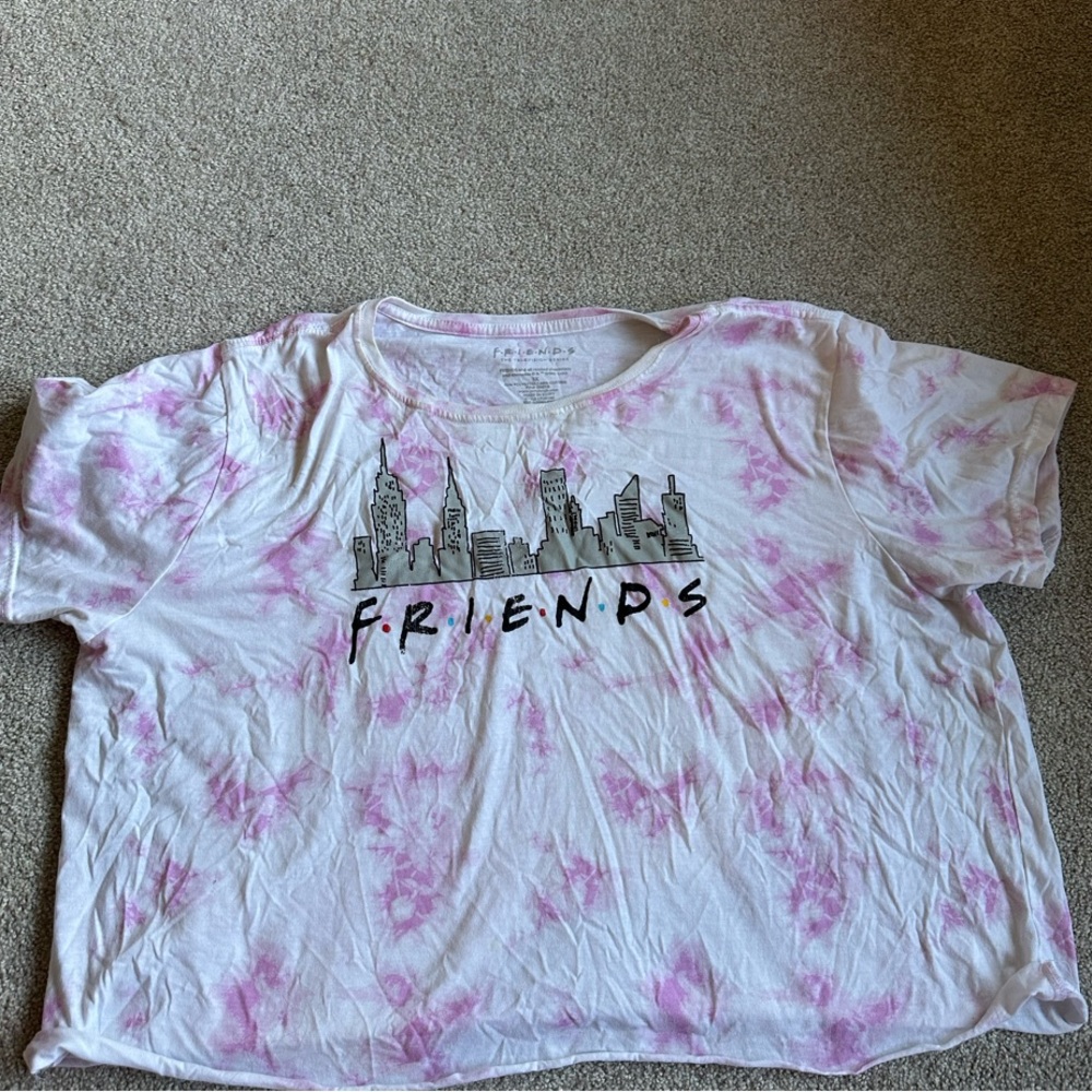 3X Friends Cropped Pink and White Tie-Dye Graphic T-Shirt